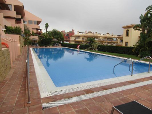 En venta Apartamento en planta media, Calahonda, Málaga, Andalucía, España